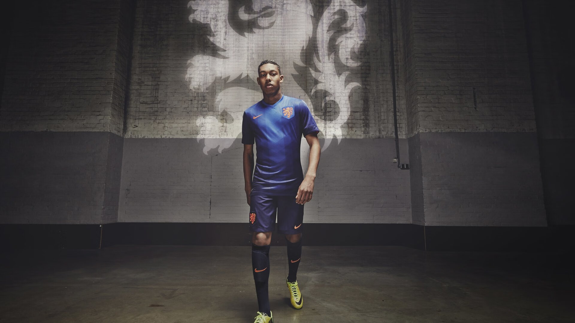 国际比赛日引发球迷社群活跃讨论与评论,国外球迷论坛